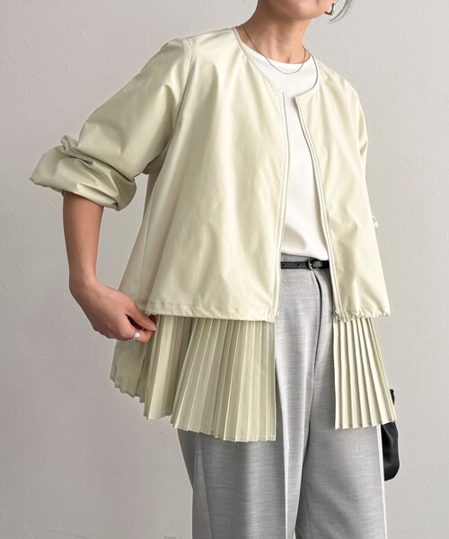 fredy emue（フレディエミュ）の「裾プリーツジップブルゾン（ブルゾン・レディース・ベージュ/イエロー・38）」の8枚目の写真
