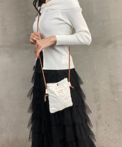 tolene(トレネ)の「もこもこ キルティング アウトドアロープ ミニバッグ ショルダーバッグ(ショルダーバッグ・レディース・ホワイト/イエロー・ONE SIZE)」の1枚目の写真