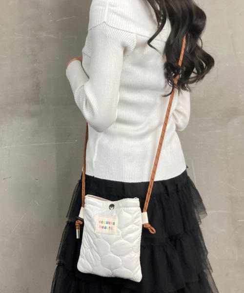 tolene(トレネ)の「もこもこ キルティング アウトドアロープ ミニバッグ ショルダーバッグ(ショルダーバッグ・レディース・ホワイト/イエロー・ONE SIZE)」の8枚目の写真