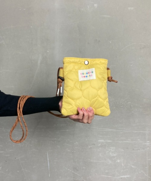 tolene(トレネ)の「もこもこ キルティング アウトドアロープ ミニバッグ ショルダーバッグ(ショルダーバッグ・レディース・ホワイト/イエロー・ONE SIZE)」の12枚目の写真