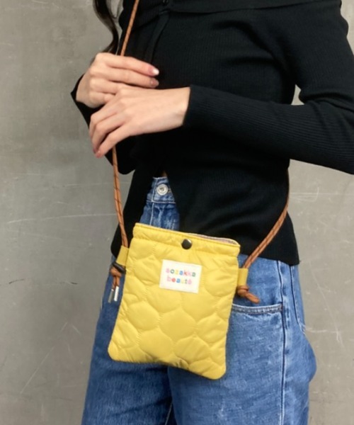 tolene(トレネ)の「もこもこ キルティング アウトドアロープ ミニバッグ ショルダーバッグ(ショルダーバッグ・レディース・ホワイト/イエロー・ONE SIZE)」の13枚目の写真