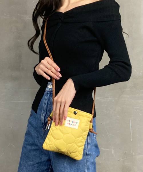 tolene(トレネ)の「もこもこ キルティング アウトドアロープ ミニバッグ ショルダーバッグ(ショルダーバッグ・レディース・ホワイト/イエロー・ONE SIZE)」の20枚目の写真