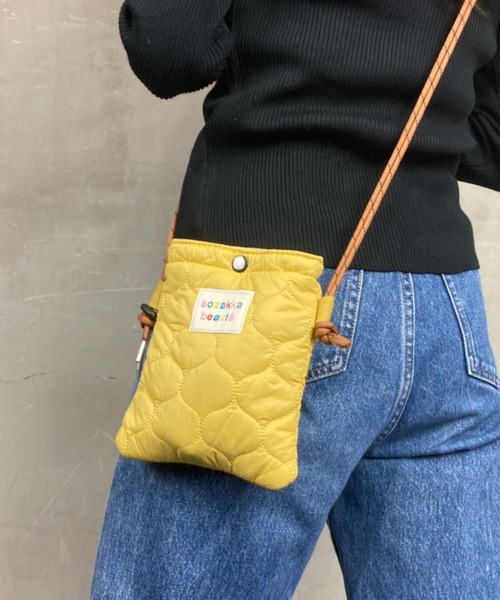 tolene(トレネ)の「もこもこ キルティング アウトドアロープ ミニバッグ ショルダーバッグ(ショルダーバッグ・レディース・ホワイト/イエロー・ONE SIZE)」の21枚目の写真