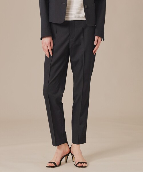 MACKINTOSH LONDON(マッキントッシュ ロンドン)の「【婦人画報掲載】コットンリネンブレンドオックステーパードパンツ(その他パンツ・レディース・ホワイト系その他/ネイビー/ブルー系その他4・40/36/38)」の2枚目の写真