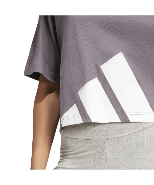 adidas(アディダス)の「アディダス adidas エッセンシャルズ ビッグロゴTシャツ(Tシャツ/カットソー・レディース・サンドグレー/チャコールグレー/ペールイエロー・S/M/L/XL)」の8枚目の写真