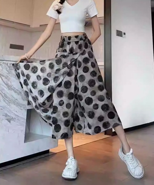 2ly2(トゥーリートゥー)の「アーティスティックな柄が魅力♪ ゆったりガウチョパンツ(その他パンツ・レディース・A/B/C/D・FREE)」の2枚目の写真