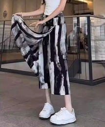アーティスティックな柄が魅力♪ ゆったりガウチョパンツ