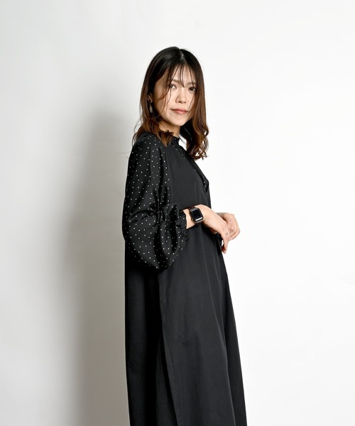 MARAI(マーライ)の「ドット柄シャーリングブラウス 長袖(シャツ/ブラウス・レディース・ブラック/ホワイト/ネイビー/ベージュ・フリー)」の9枚目の写真