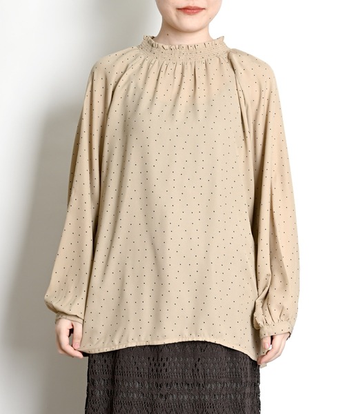 MARAI(マーライ)の「ドット柄シャーリングブラウス 長袖(シャツ/ブラウス・レディース・ブラック/ホワイト/ネイビー/ベージュ・フリー)」の13枚目の写真