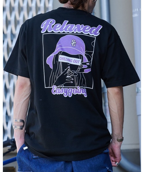 MODISH GAZE(モディシュガゼ)の「【MODISH GAZE】スモーキングガールRelaxed半袖Tシャツ(CP)(Tシャツ/カットソー・レディース・ホワイト×ブルー/ホワイト×グレー/ホワイト×ピンク/ブラック系2/ブラック系1/ブラック系3・M/L/XL)」の6枚目の写真