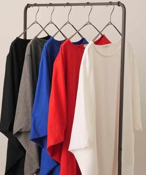 HUG.U(ハグユー)の「「ストンっと落ち感」ドルマンTシャツ(Tシャツ/カットソー・レディース・ロイヤルブルー/ブラック/レッド/ホワイト/ライトグレー・FREE)」の20枚目の写真