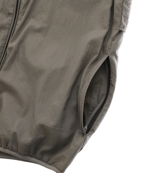 Manhattan Portage(マンハッタンポーテージ)の「Stand Vest(その他アウター・メンズ・グレイッシュベージュ/ブラック・SMALL/MEDIUM/LARGE/X-LARGE)」の19枚目の写真