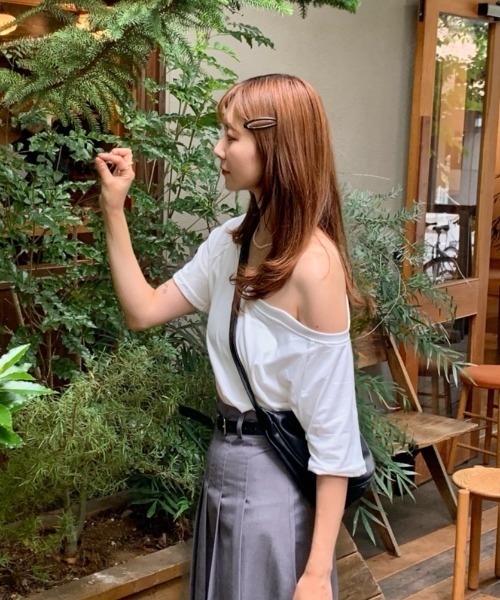 Teem Store(チームストア)の「シンプル無地オフショルT(Tシャツ/カットソー・レディース・ホワイト/ブラック/グレー・S/M/L)」の20枚目の写真