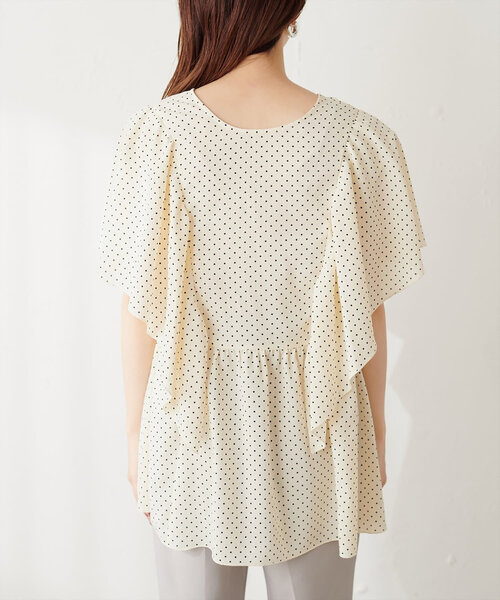 natural couture(ナチュラルクチュール)の「WEB限定 /【mamamo】ヴィンテージサテンラッフルブラウス(シャツ/ブラウス・レディース・ピンク/その他1/グレイッシュベージュ/チャコールグレー・FREE)」の15枚目の写真