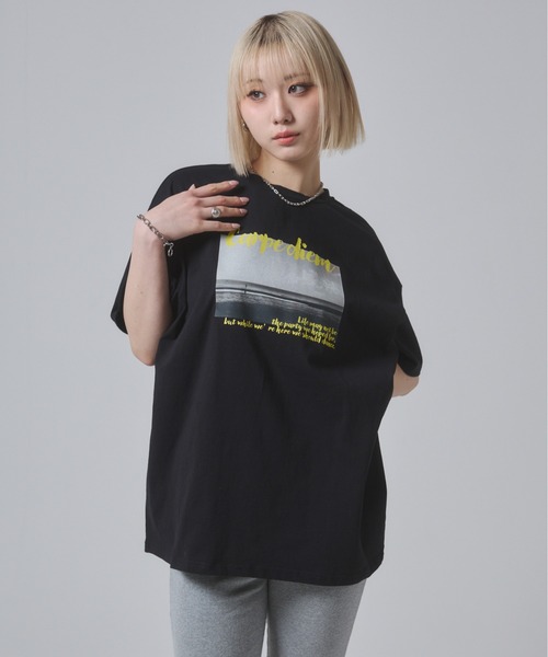 ENVYM(アンビー)の「フォトプリントビックシルエットTシャツ(Tシャツ/カットソー・レディース・ブラック/ホワイト・FREE)」の14枚目の写真