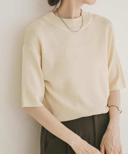 ITEMS URBANRESEARCH(アイテムズ アーバンリサーチ)の「ソウバリハンソデニット(ニット/セーター・レディース・ベージュ系その他/オフホワイト/ブラック・FREE)」の1枚目の写真