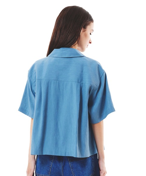 LACOSTE（ラコステ）の「リネン×レーヨンオープンカラーシャツ（シャツ/ブラウス・レディース・グレイッシュブルー/ブラウン・34/36/38/40）」の7枚目の写真