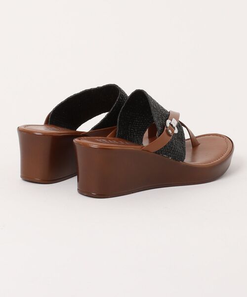 ITALIAN SHOEMAKERS(イタリアンシューメーカー)の「【ITALIAN SHOEMAKERS】クロスストラップトングミュールサンダル(952346)(サンダル・レディース・ベージュ/ブラック・38/35/36/37)」の3枚目の写真