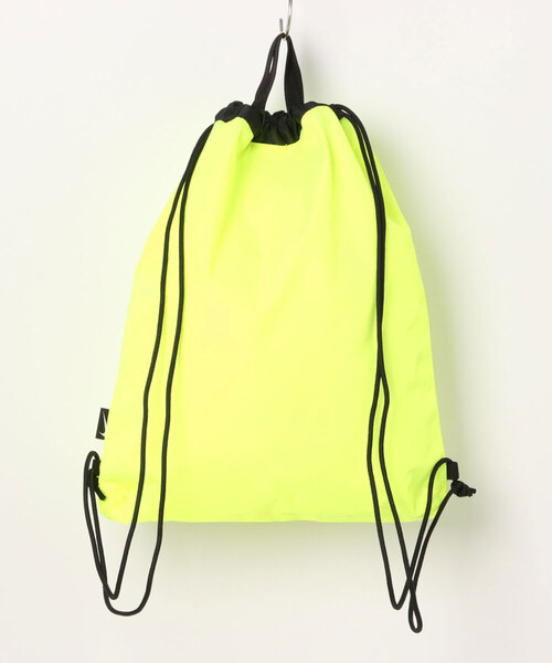 San-ai Resort 三愛水着楽園（サンアイリゾート　サンアイミズギラクエン）の「【NIKE】ナイキ SS25 ベーシックドローストリングプールバッグ（スイムグッズ・レディース・イエロー/グレー/ネイビー/ブラック・ONE SIZE）」の9枚目の写真