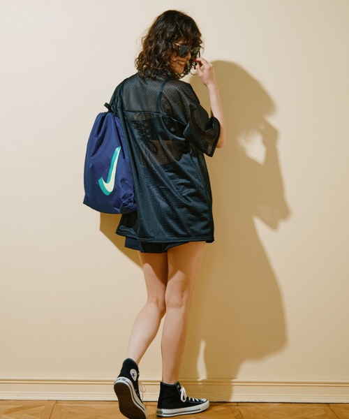 San-ai Resort 三愛水着楽園（サンアイリゾート　サンアイミズギラクエン）の「【NIKE】ナイキ SS25 ベーシックドローストリングプールバッグ（スイムグッズ・レディース・イエロー/グレー/ネイビー/ブラック・ONE SIZE）」の14枚目の写真