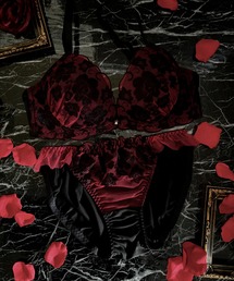 Dolce Fiora（ドルチェフィオラ）の「柔らかい着け心地のモールドカップブラ&ショーツ（ブラ&ショーツ）」