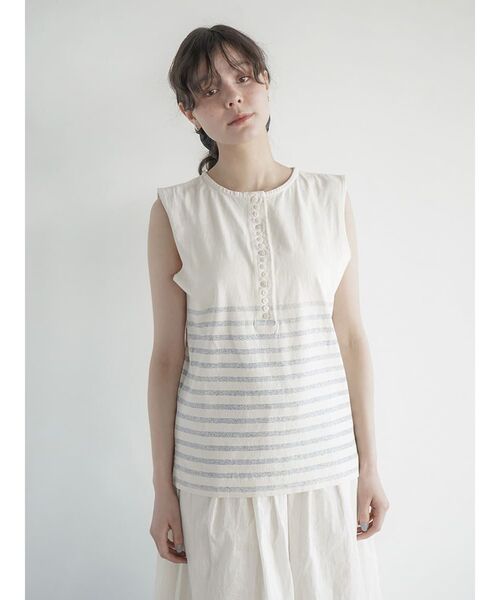 FIKA.(フィーカ)の「Button detail border T-shirt(Tシャツ/カットソー・レディース・ブルー/ブラック・FREE)」の11枚目の写真