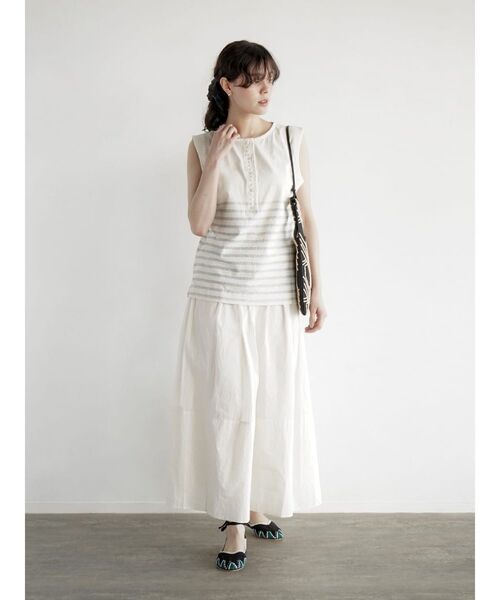 FIKA.(フィーカ)の「Button detail border T-shirt(Tシャツ/カットソー・レディース・ブルー/ブラック・FREE)」の7枚目の写真