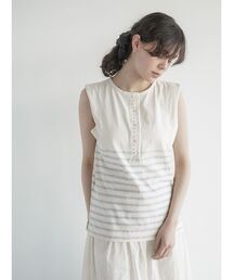 Button detail border T-shirt