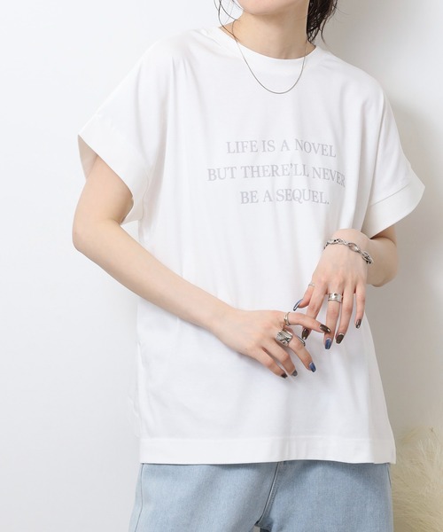 hunch(ハンチ)の「hunch 紫外線で色が変わる。文字ロゴプリント ボクシーシルエット Tシャツ(Tシャツ/カットソー・レディース・グレイッシュベージュ/レモンイエロー/ブラック/ホワイト・FREE)」の5枚目の写真