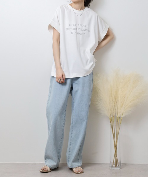 hunch(ハンチ)の「hunch 紫外線で色が変わる。文字ロゴプリント ボクシーシルエット Tシャツ(Tシャツ/カットソー・レディース・グレイッシュベージュ/レモンイエロー/ブラック/ホワイト・FREE)」の9枚目の写真
