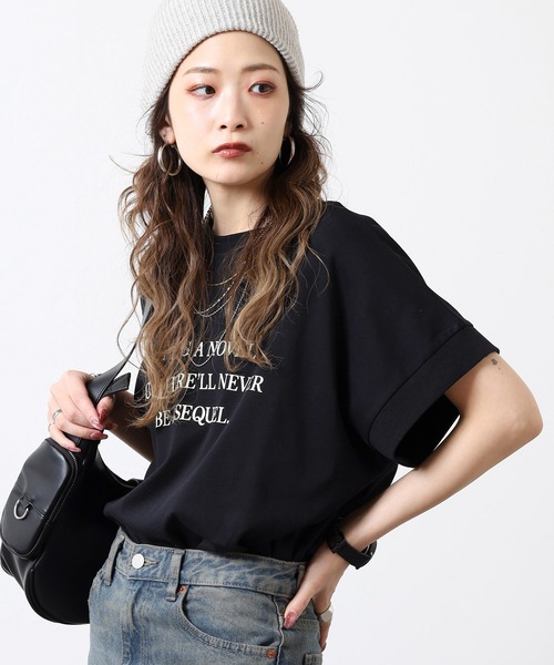 tシャツ hunch 紫外線で色が変わる。文字ロゴプリント ボクシーシルエット Tシャツ レディース セール】hunch 紫外線で色が変わる。文字ロゴプリント ボクシー