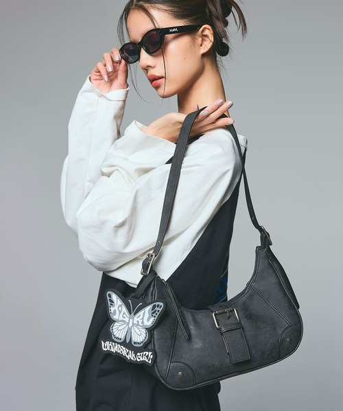 X-girl（エックスガール）の「DISTRESSED FAUX LEATHER BELT HAND BAG（ハンドバッグ・レディース・ブラック/ブラウン・ONE SIZE）」の2枚目の写真