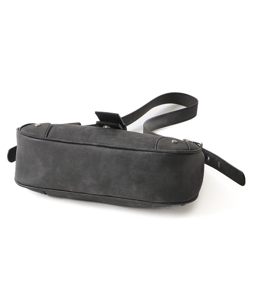 X-girl（エックスガール）の「DISTRESSED FAUX LEATHER BELT HAND BAG（ハンドバッグ・レディース・ブラック/ブラウン・ONE SIZE）」の6枚目の写真