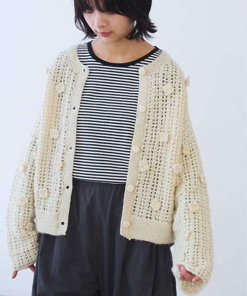 bulle de savon（ビュルデサボン）の「ネパールハンドニット おはなカーディガン（カーディガン/ボレロ・レディース・ホワイト・FREE）」の8枚目の写真