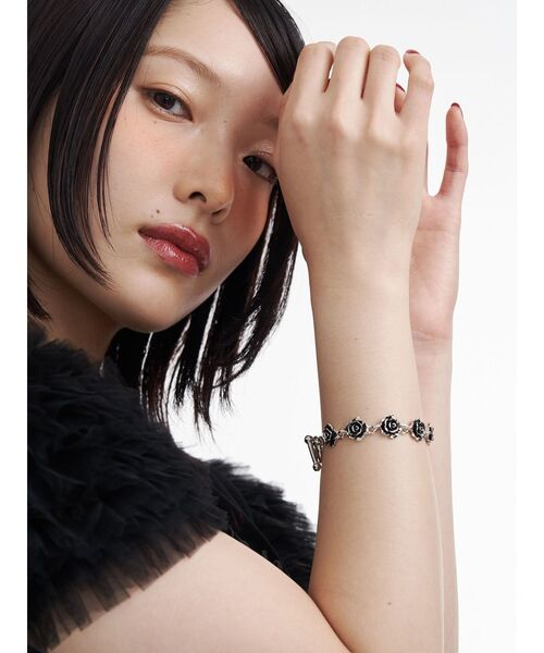 jouetie（ジュエティ）の「ヴィンテージローズブレスレット（ブレスレット・レディース・ゴールド/シルバー・FREE）」の4枚目の写真