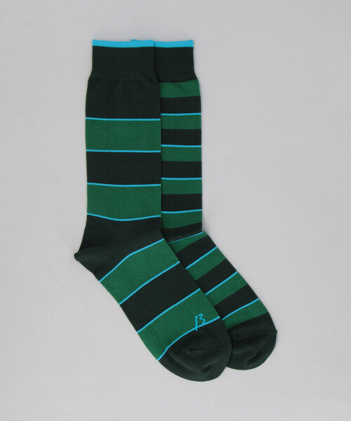 β MEN（ベータメン）の「アシンメトリーボーダー クルーソックス（ソックス/靴下・メンズ・ライトグレー/レッド/ブラック/ネイビー/グリーン・27.0cm）」の4枚目の写真