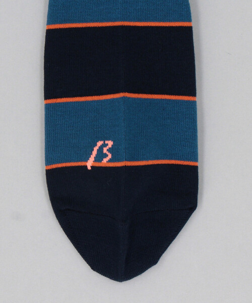 β MEN（ベータメン）の「アシンメトリーボーダー クルーソックス（ソックス/靴下・メンズ・ライトグレー/レッド/ブラック/ネイビー/グリーン・27.0cm）」の8枚目の写真