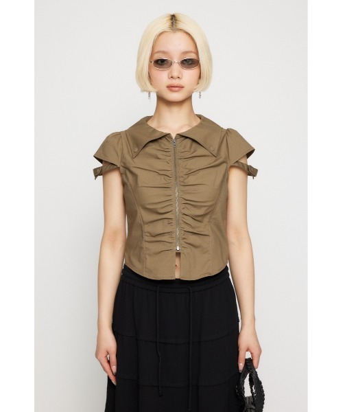 LAGUA GEM(ラグアジェム)の「FRONT GATHER COMPACT シャツ(シャツ/ブラウス・レディース・ブラック/ホワイト/ベージュ・FREE)」の4枚目の写真