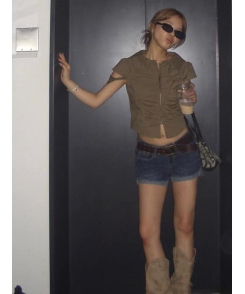 LAGUA GEM(ラグアジェム)の「FRONT GATHER COMPACT シャツ(シャツ/ブラウス・レディース・ブラック/ホワイト/ベージュ・FREE)」の14枚目の写真