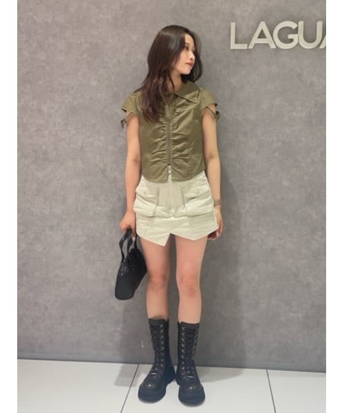 LAGUA GEM(ラグアジェム)の「FRONT GATHER COMPACT シャツ(シャツ/ブラウス・レディース・ブラック/ホワイト/ベージュ・FREE)」の16枚目の写真