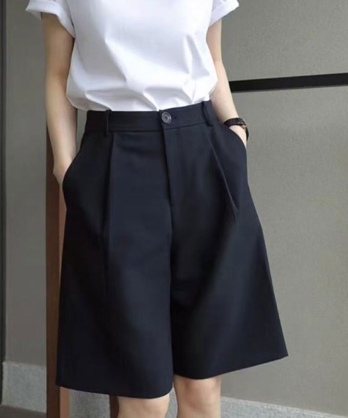 SallyLunn(サリーラン)の「ハーフタックパンツ(スラックス・レディース・ブラック/ベージュ・MEDIUM/LARGE)」の3枚目の写真