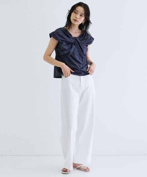 GALLEST（ギャレスト）の「ドレープフォルムブラウス（シャツ/ブラウス・レディース・ホワイト系/ネイビー・38）」の8枚目の写真