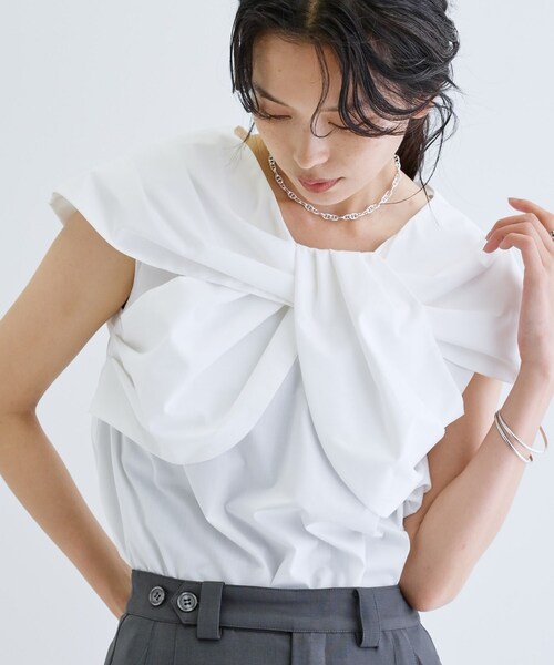 GALLEST（ギャレスト）の「ドレープフォルムブラウス（シャツ/ブラウス・レディース・ホワイト系/ネイビー・38）」の18枚目の写真