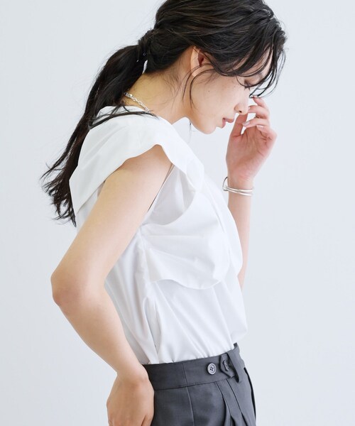 GALLEST（ギャレスト）の「ドレープフォルムブラウス（シャツ/ブラウス・レディース・ホワイト系/ネイビー・38）」の5枚目の写真