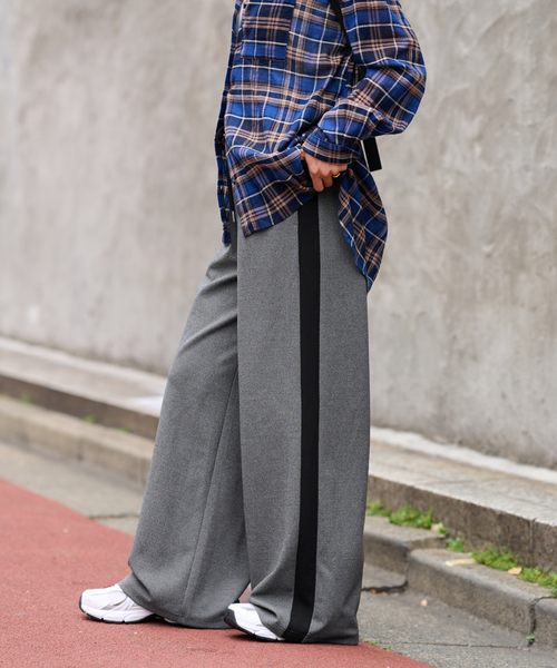 JOURNAL STANDARD relume(ジャーナルスタンダード レリューム)の「カットジャージーラインパンツ(その他パンツ・レディース・ブラウン/チャコールグレー・FREE)」の8枚目の写真