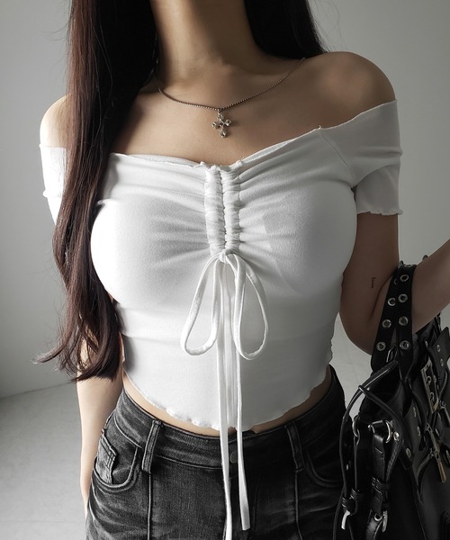 me+em select(ミームセレクト)の「※※【 3color 】シャーリングリボンオフショルメローTシャツ / shirring ribbon off-shoulder mellow T-shirt(Tシャツ/カットソー・レディース・グレー/ブラック/ホワイト・FREE)」の2枚目の写真