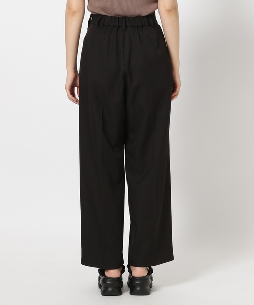 mysty woman(ミスティウーマン)の「ギャザーキャミチュニック&ストレートパンツセットアップ 577184(サロペット/オーバーオール・レディース・オフホワイト/ブラック・FREE)」の14枚目の写真