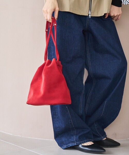 coen(コーエン)の「【新色追加】レザーライク巾着ショルダーバッグ(ショルダーバッグ・レディース・シルバー/ブラック/ブラウン/ベージュ/ダークブラウン/レッド・FREE)」の6枚目の写真