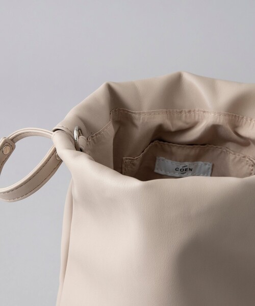 coen(コーエン)の「【新色追加】レザーライク巾着ショルダーバッグ(ショルダーバッグ・レディース・シルバー/ブラック/ブラウン/ベージュ/ダークブラウン/レッド・FREE)」の19枚目の写真