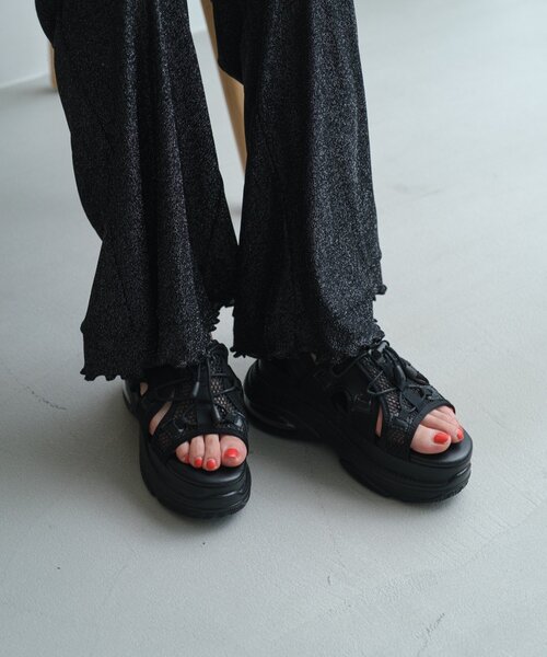 Kastane(カスタネ)の「*厚底スニーカーソールサンダル(サンダル・レディース・アイボリー/ブラック・37/36/38)」の9枚目の写真